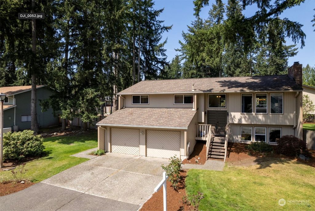 Photo of 13404 SE 339th Street SE, Auburn, WA 98092 (MLS # 2062629)