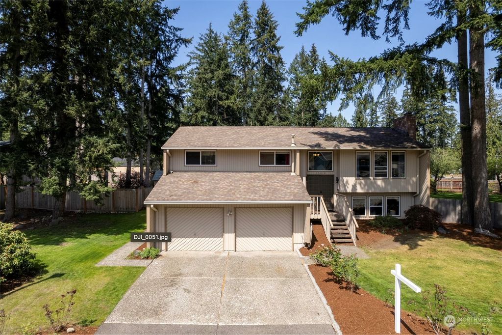 Photo of 13404 SE 339th Street SE, Auburn, WA 98092 (MLS # 2062629)