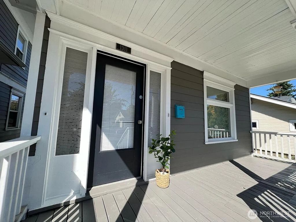 Photo of 1319 S 9 Street S, Tacoma, WA 98405 (MLS # 2485504)