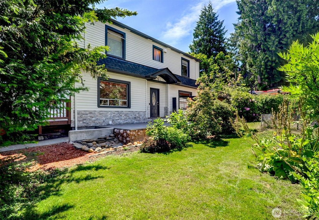 Photo of 6541 20th Avenue NE, Seattle, WA 98115 (MLS # 2523666)