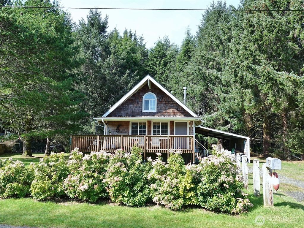 Photo of 121 Oyehut Road, Hoquiam, WA 98550 (MLS # 2501387)