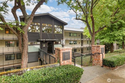 Photo of 525 Broadway #404, Tacoma, WA 98402 (MLS # 2439397)