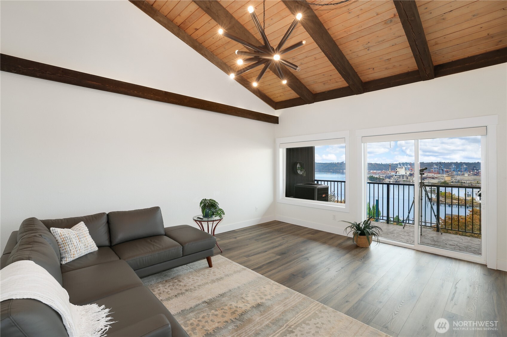 525 Broadway 404
