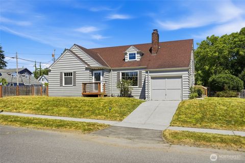 Photo of 3119 25th Street, Everett, WA 98201 (MLS # 2559951)
