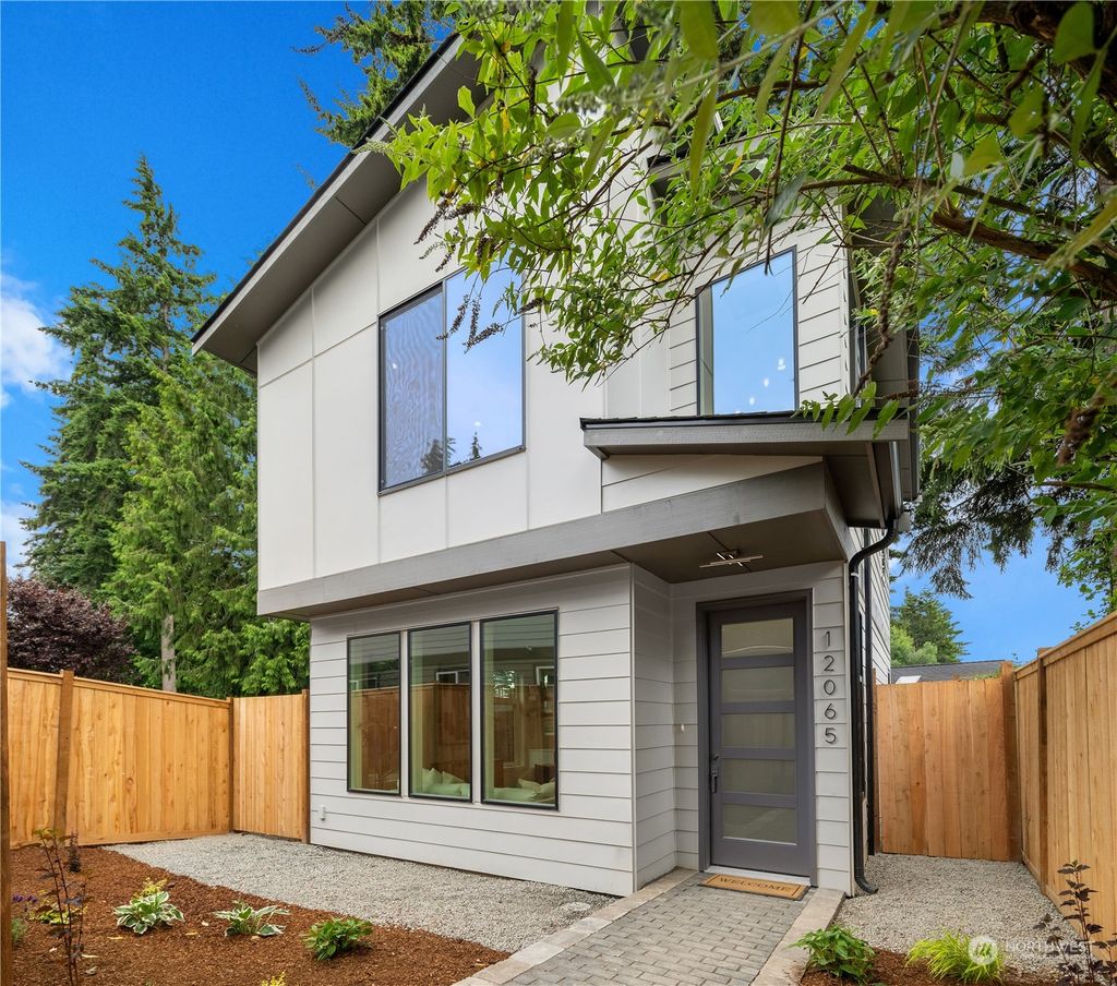 Photo of 12065 NE 137th Court, Kirkland, WA 98034 (MLS # 2295983)