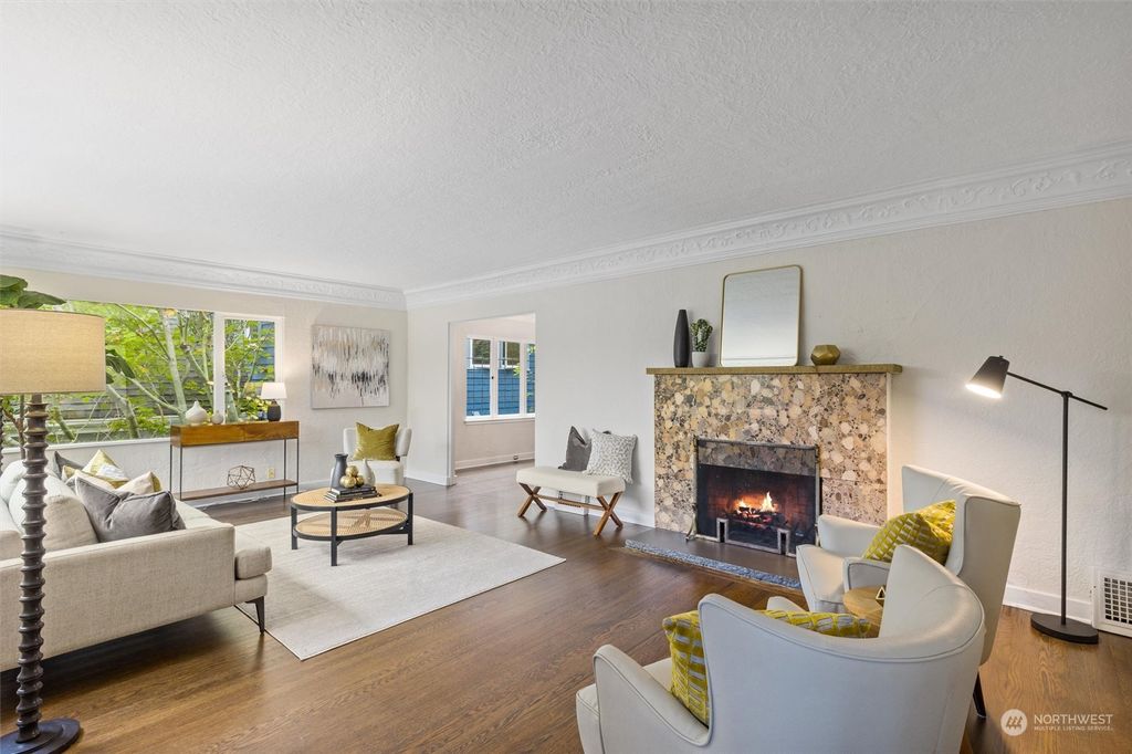 Photo of 2616 1st Avenue N, Seattle, WA 98109 (MLS # 2172928)