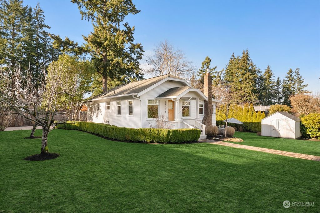 Photo of 1901 3rd Street, Kirkland, WA 98033 (MLS # 2028695)