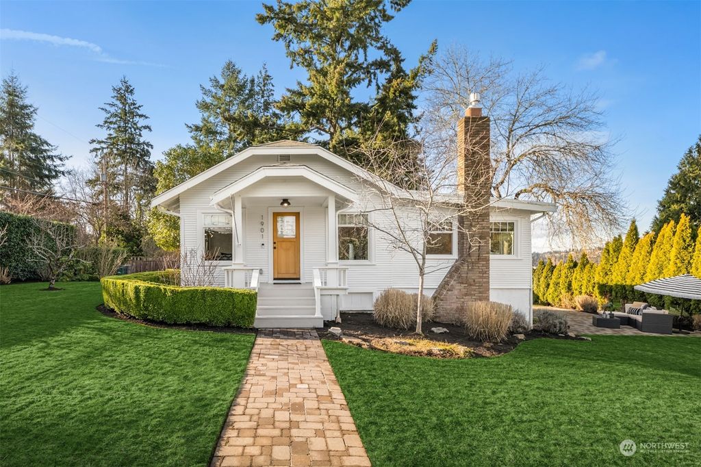 Photo of 1901 3rd Street, Kirkland, WA 98033 (MLS # 2028695)