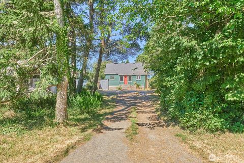 Photo of 4109 K Place, Seaview, WA 98644 (MLS # 2413268)