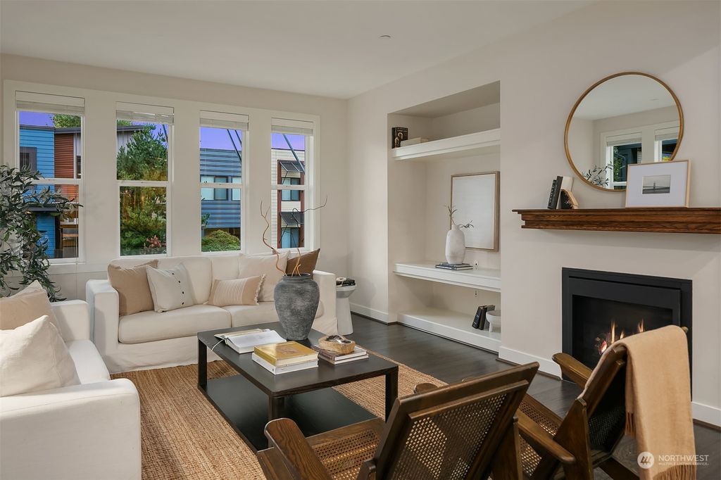 Photo of 10722 NE 65th Lane, Kirkland, WA 98033 (MLS # 2307254)