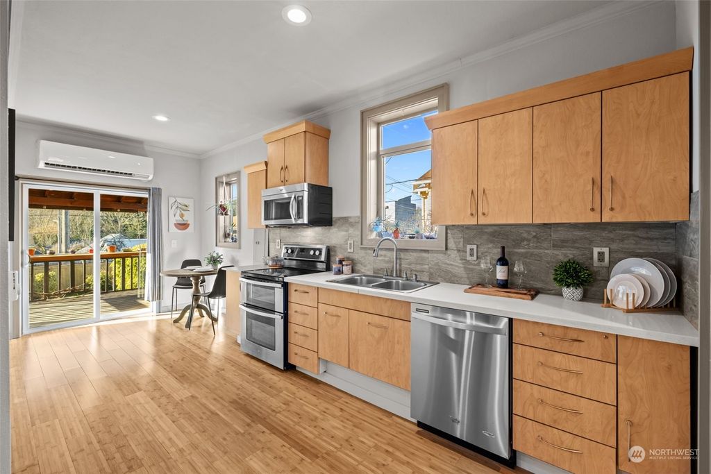 Photo of 5425 25th Avenue SW, Seattle, WA 98106 (MLS # 2326676)