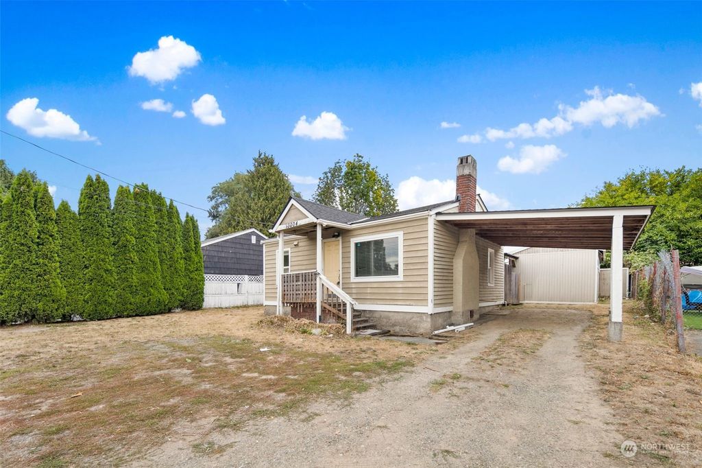 Photo of 13004 1st Avenue S, Burien, WA 98168 (MLS # 2157135)