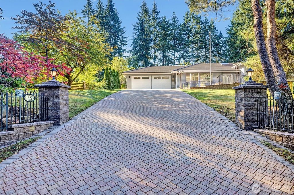 Photo of 1622 175th Street SW, Lynnwood, WA 98037 (MLS # 2445201)
