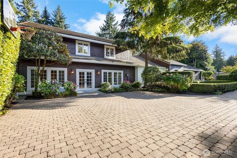 Photo of 7641 NE 12th Street, Medina, WA 98039 (MLS # 2428614)
