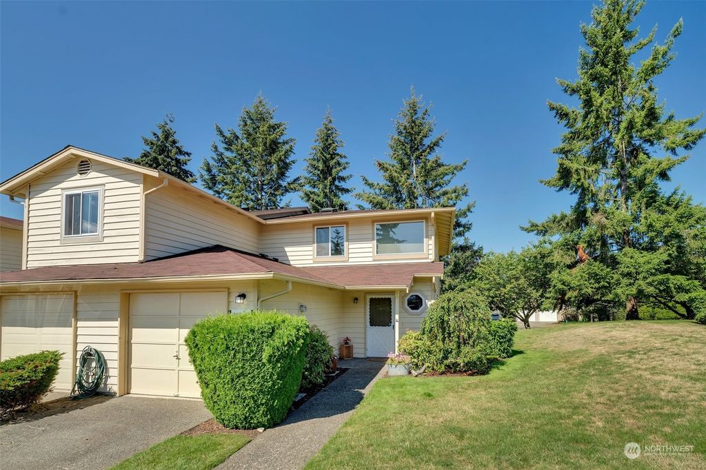 Photo of 24931 109th Place SE #D, Kent, WA 98030 (MLS # 2286408)