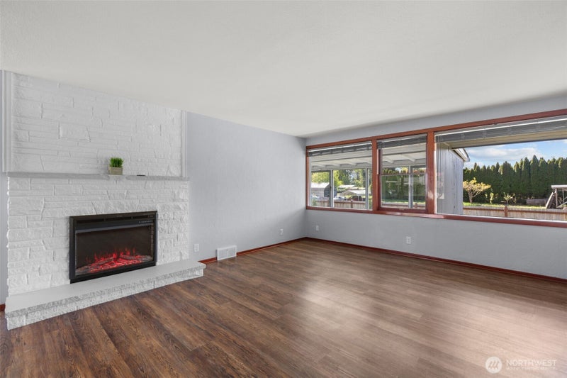 15108 74th Street E
