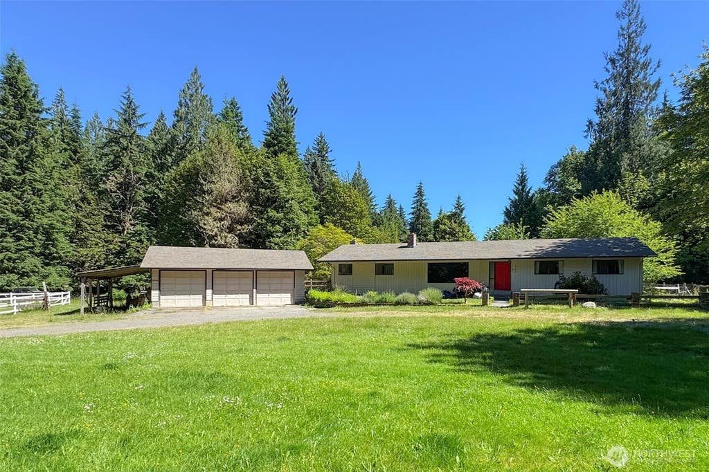 Photo of 537 Herrick Road, Port Angeles, WA 98363 (MLS # 2546575)