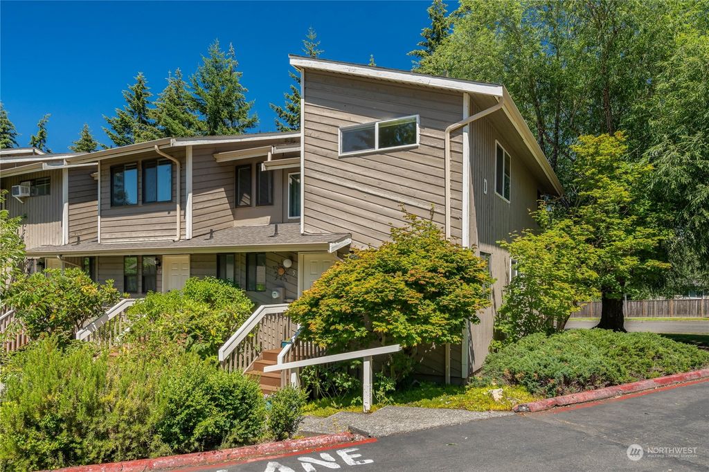 Photo of 1800 Grant Avenue S #D-5, Renton, WA 98055 (MLS # 2262629)