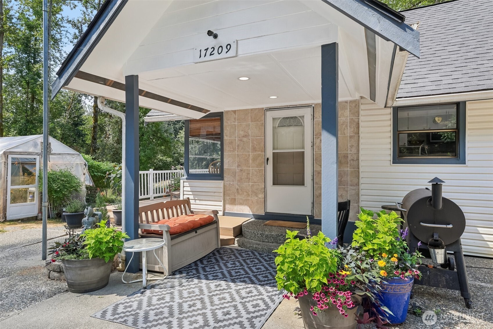 17209 W Riverside Drive