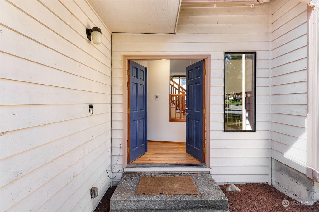 Photo of 18305 134th Avenue SE, Renton, WA 98058 (MLS # 2297355)
