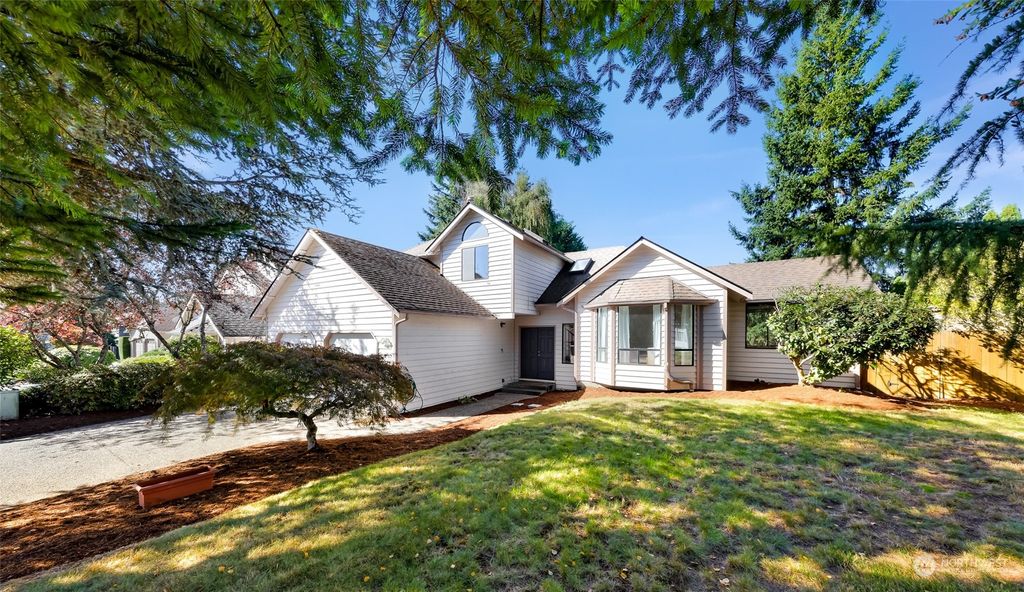 Photo of 18305 134th Avenue SE, Renton, WA 98058 (MLS # 2297355)