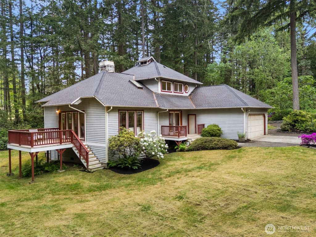 Photo of 7983 NE Walden Lane, Bainbridge Island, WA 98110 (MLS # 2523452)