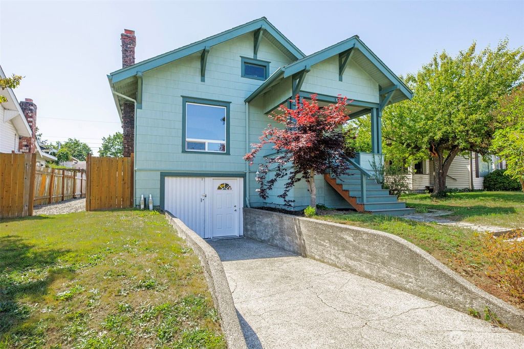 Photo of 1726 Baker Avenue, Everett, WA 98201 (MLS # 2392298)