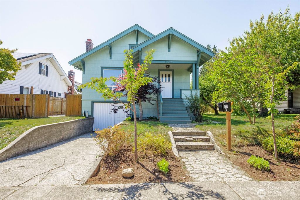 Photo of 1726 Baker Avenue, Everett, WA 98201 (MLS # 2392298)