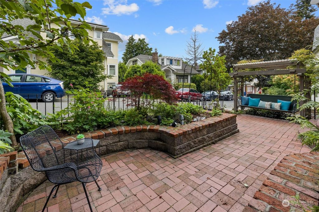 Photo of 2468 Lorentz Place N, Seattle, WA 98109 (MLS # 1999846)