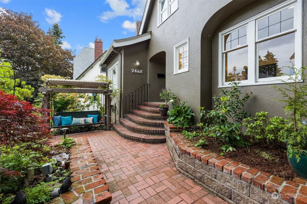 Photo of 2468 Lorentz Place N, Seattle, WA 98109 (MLS # 1999846)