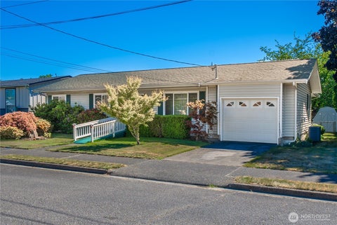 Photo of 3008 Crane Avenue, Bremerton, WA 98310 (MLS # 2543018)