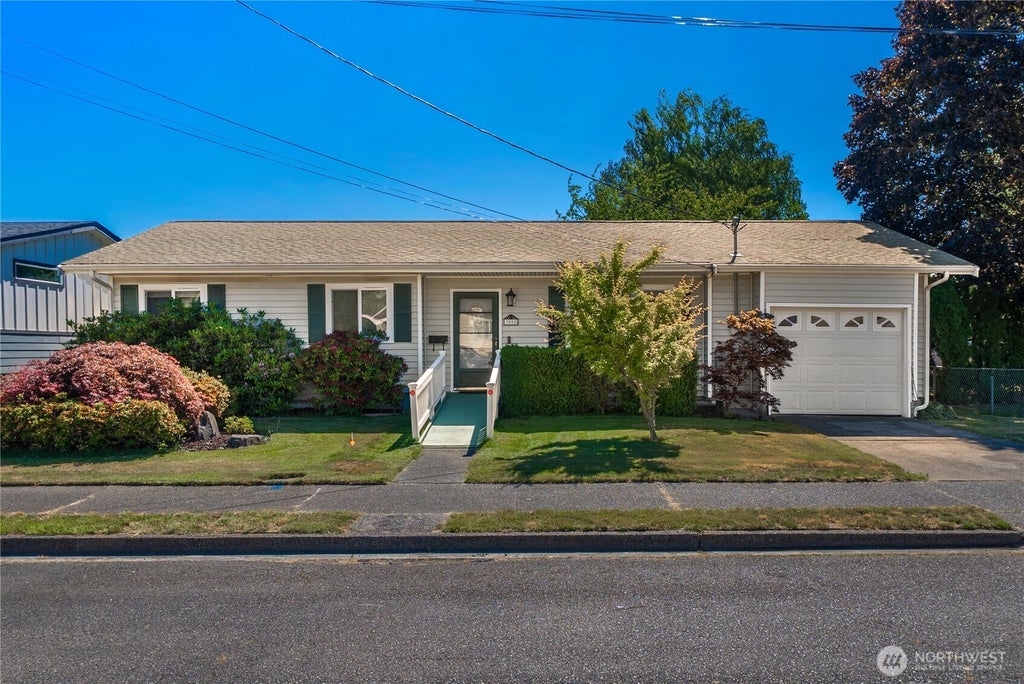 Photo of 3008 Crane Avenue, Bremerton, WA 98310 (MLS # 2543018)