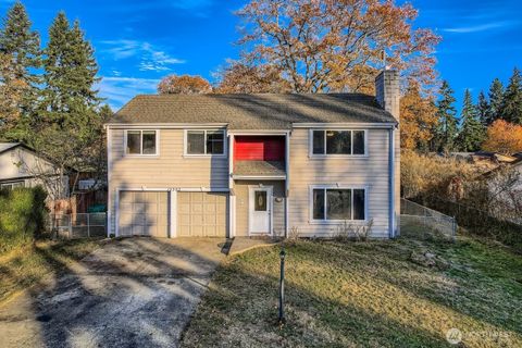 Photo of 15303 11th Avenue Ct E, Tacoma, WA 98445 (MLS # 2448689)