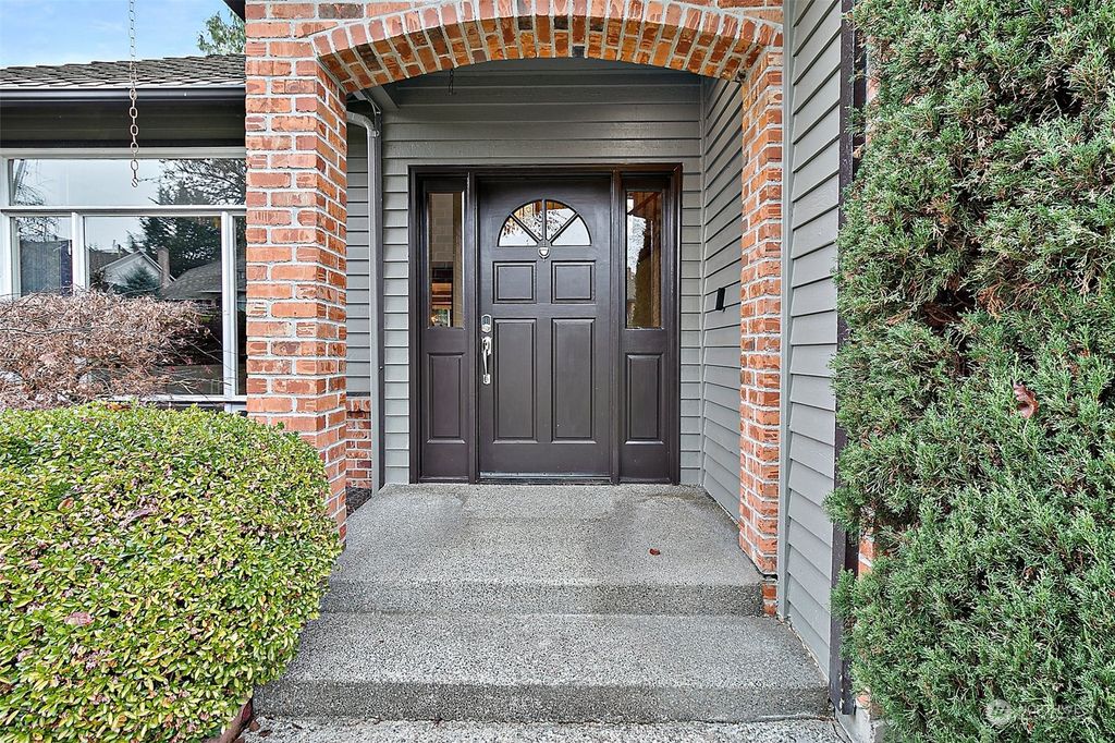 Photo of 32914 47th Avenue SW, Federal Way, WA 98023 (MLS # 2313879)