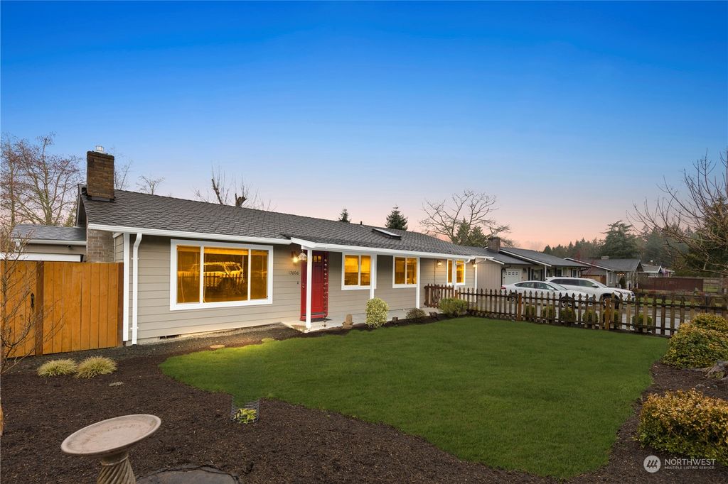 Photo of 17606 SE 121st Place, Renton, WA 98059 (MLS # 2047312)