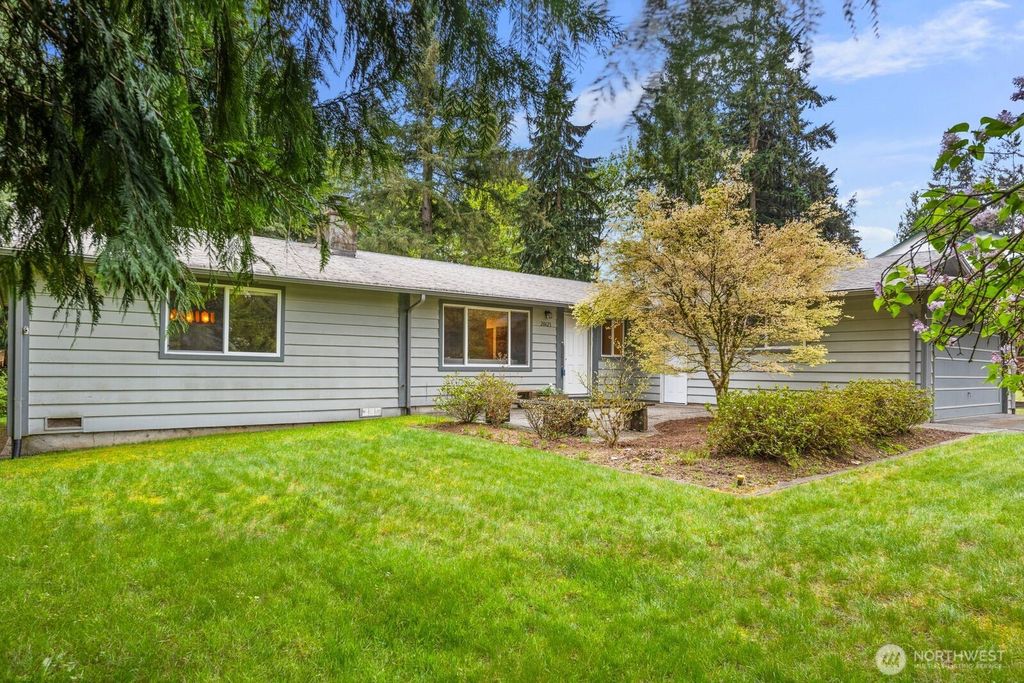 Photo of 20621 SE 159th Street, Renton, WA 98059 (MLS # 2515197)