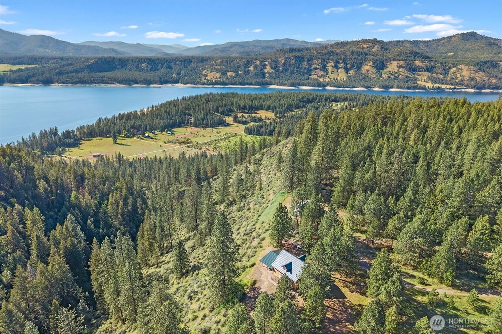 Photo of 6523 Camp Naborlee Road, Fruitland, WA 99129 (MLS # 2521508)