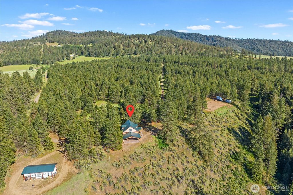 Photo of 6523 Camp Naborlee Road, Fruitland, WA 99129 (MLS # 2521508)