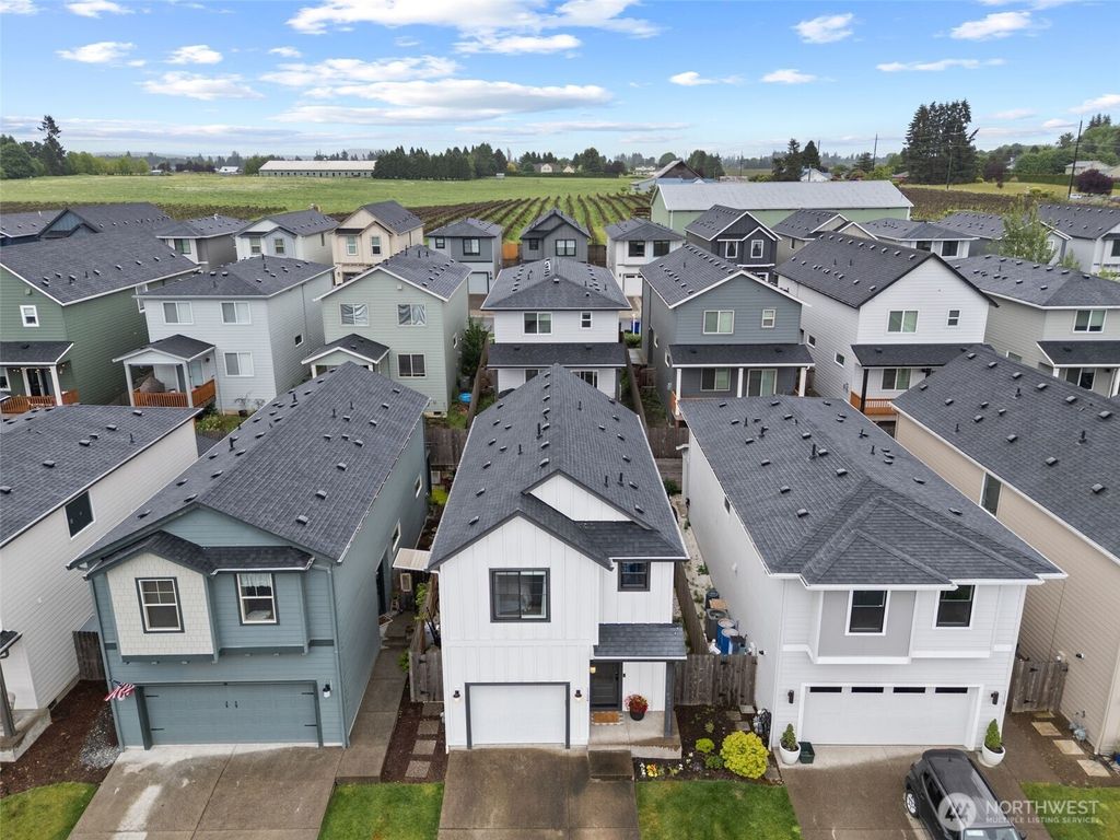 Photo of 1124 N Fairhope Place, Ridgefield, WA 98642 (MLS # 2523319)