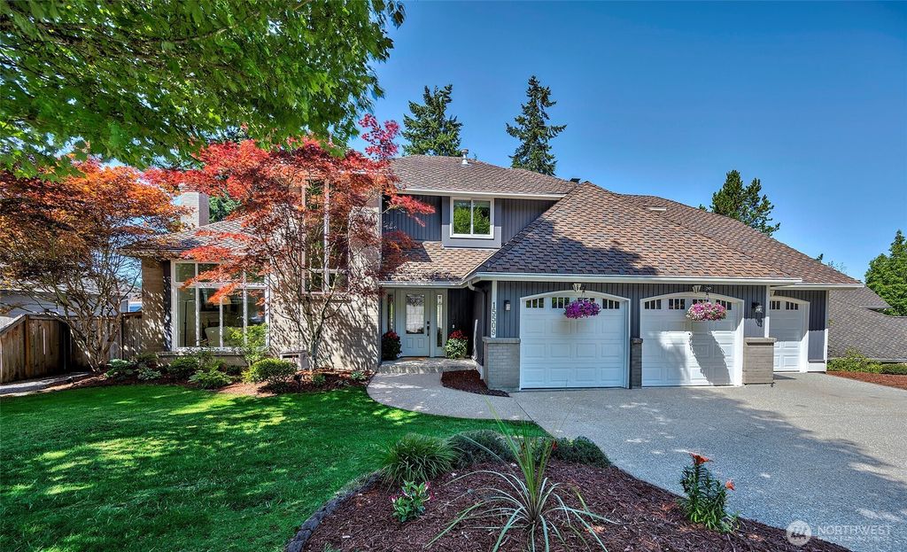 Photo of 15509 102nd Avenue NE, Bothell, WA 98011 (MLS # 2400939)