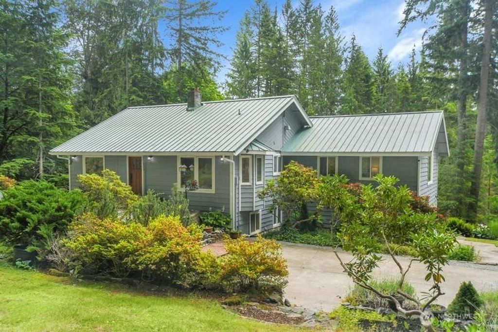 Photo of 530 175th Avenue NE, Snohomish, WA 98290 (MLS # 2397360)