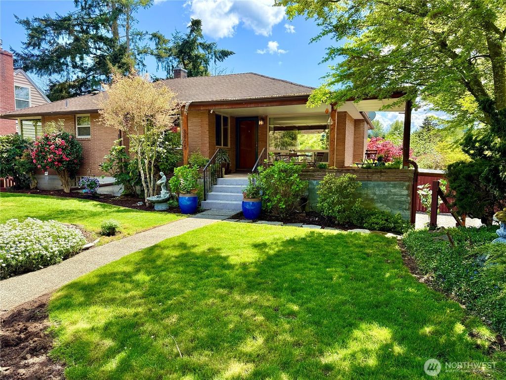 Photo of 3805 NE 110th Street, Seattle, WA 98125 (MLS # 2364707)