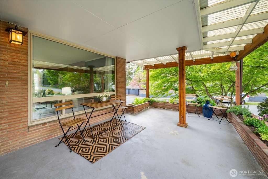 Photo of 3805 NE 110th Street, Seattle, WA 98125 (MLS # 2364707)