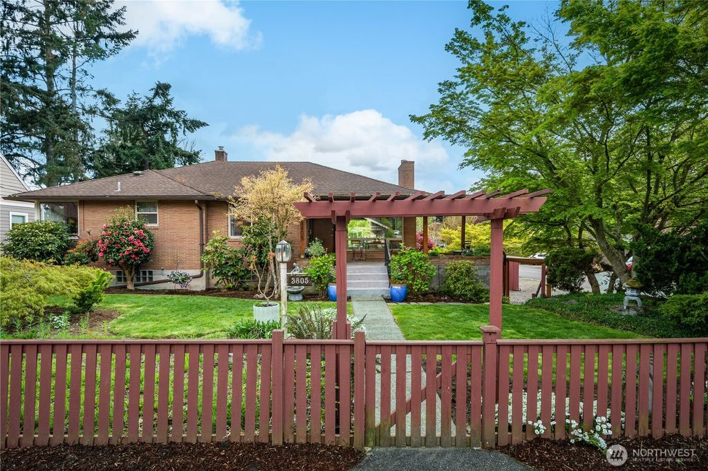 Photo of 3805 NE 110th Street, Seattle, WA 98125 (MLS # 2364707)