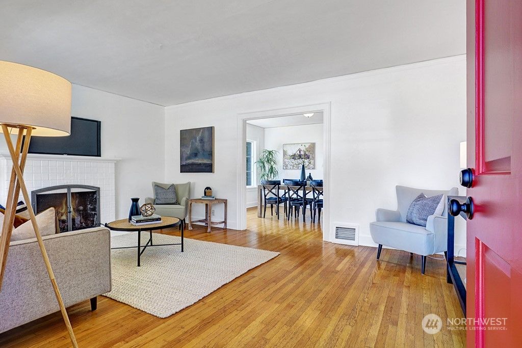 Photo of 6903 15th Avenue NE, Seattle, WA 98115 (MLS # 2064127)