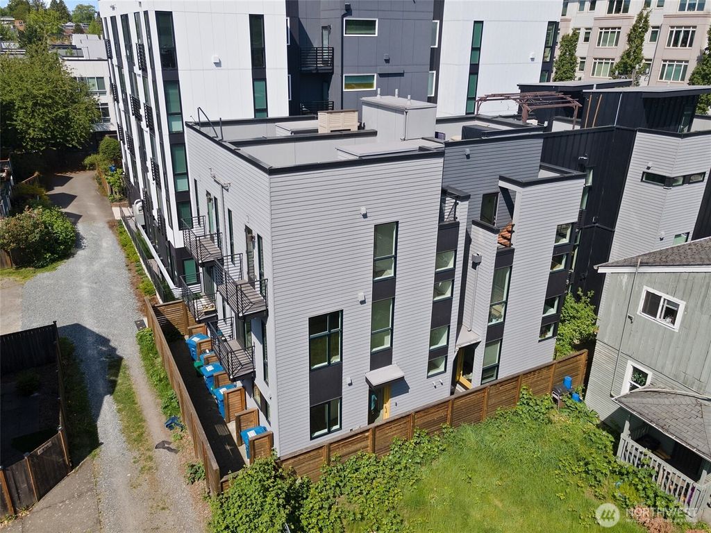 Photo of 109 22nd Avenue E #C, Seattle, WA 98112 (MLS # 2434141)