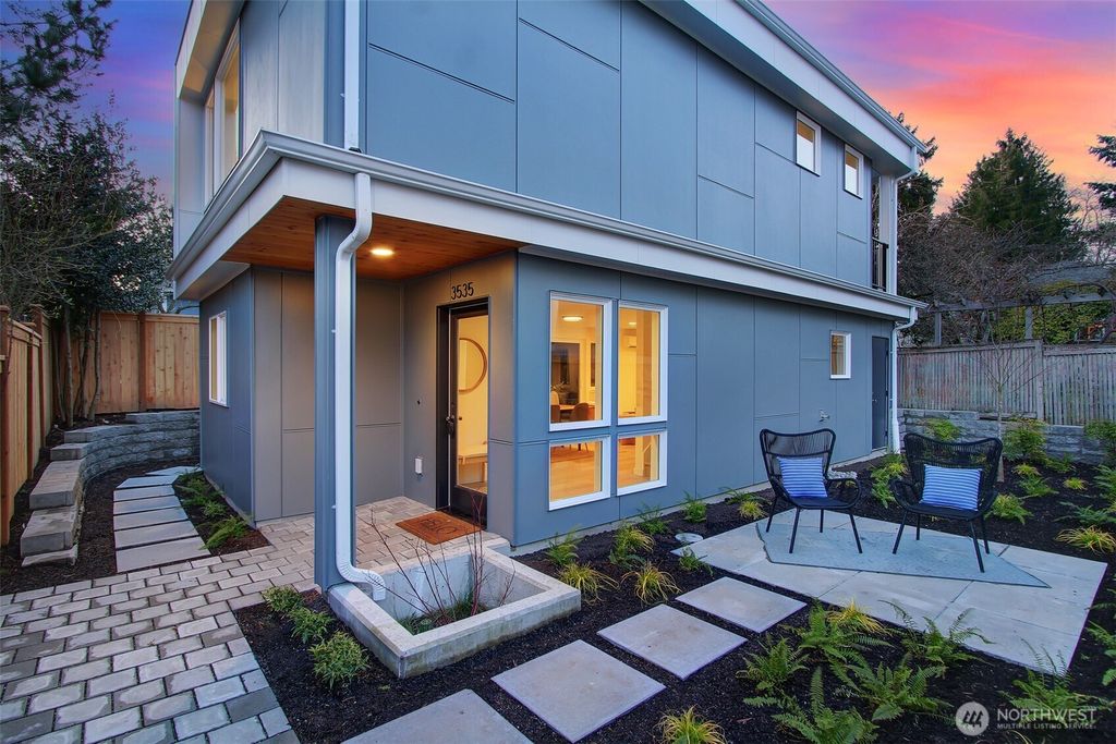 Photo of 3535 Meridian Avenue N, Seattle, WA 98103 (MLS # 2348114)