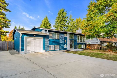 Photo of 1826 S 263rd Place, Des Moines, WA 98198 (MLS # 2444576)