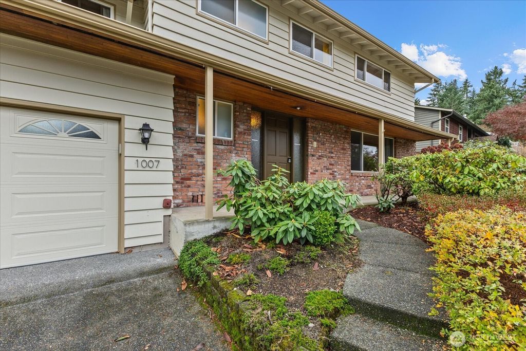 Photo of 1007 174th Avenue NE, Bellevue, WA 98008 (MLS # 2455551)