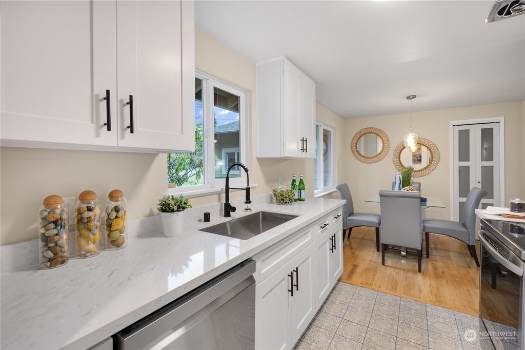 Photo of 4707 226th Street SW, Mountlake Terrace, WA 98043 (MLS # 2184296)